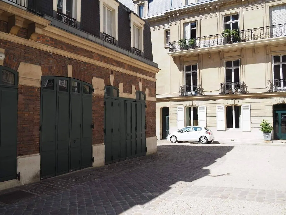Studio Calme Pres Des Champs Elysees Apartment Paris