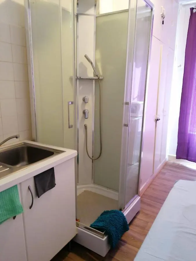 Studio Calme Pres Des Champs Elysees Apartment Paris